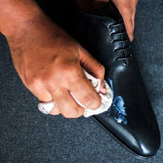 Productos para el cuidado y mantenimiento de zapatos Limpieza y mantenimiento de zapatos negros